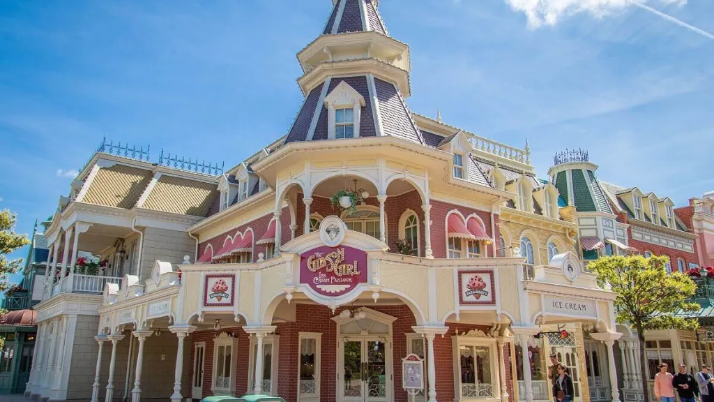 Вход в The Gibson Girl Ice Cream Parlour Диснейленд Париж Вход в The Gibson Girl Ice Cream Parlour