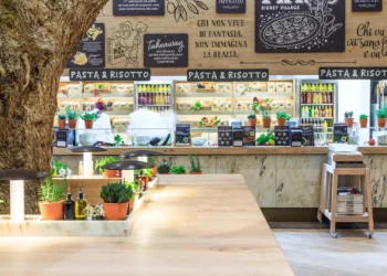Диснейленд Париж Vapiano • Кафе Вапиано в Диснейленд Париж • Ресторан The Vapiano в парижском Диснейленде.