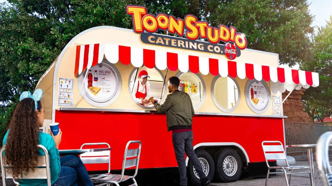 Диснейленд Париж Toon Studio Catering Co • Фудтрак Toon Studio Catering Co в Диснейленд Париж • Toon Studio Catering в парижском Диснейленде.