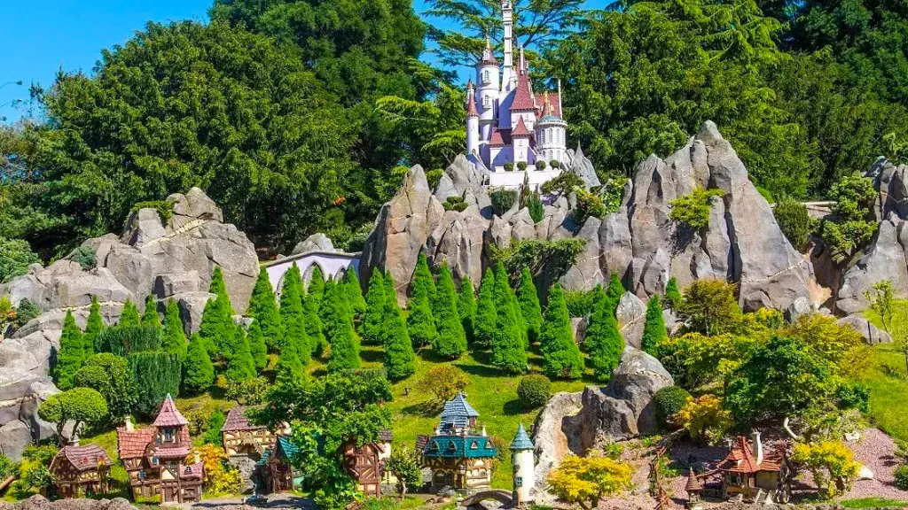 Аттракцион Le Pays des Contes de Fées Диснейленд Париж Аттракцион Le Pays des Contes de Fées