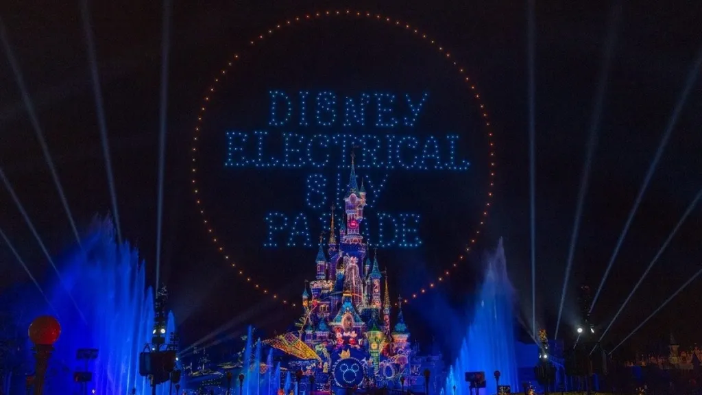 VIP экскурсия с Disney Electrical Sky Parade Диснейленд Париж VIP экскурсия с Disney Electrical Sky Parade