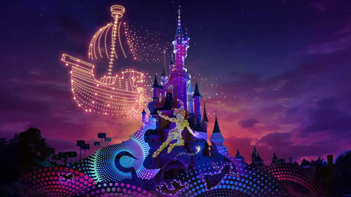 Диснейленд Париж Disney Electrical Sky Parade • Ночное шоу дронов Парад Disney Electrical Sky • Парад электрического неба Диснея.