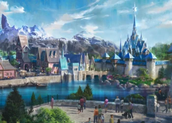 Открытие новой страны парижского Диснейленда Frozen Land в парке Walt Disney Studios планируется в 2024-2025 годах.