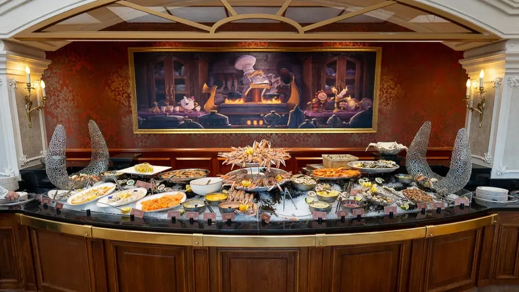 Шведский стол в Royal Banquet Диснейленд Париж Шведский стол в Royal Banquet
