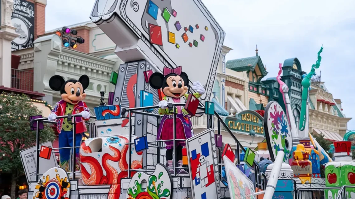 Диснейленд Париж A Million Splashes of Colour • Шоу Миллион ярких красок в Диснейленд Париж • A Million Splashes of Colour парижском Диснее.