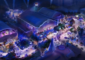 Парк Walt Disney Studios Park в парижском Диснейленде запланировал изменить своё название на Disney Adventure World в 2024-2025 годах.