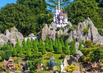 Новая сцена из мультфильма Вверх станет частью аттракциона Le Pays des Contes de Fées в парижском Диснейленде 2024 году.