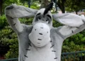 Диснейленд Париж Иа-Иа • Встреча и приветствие с Eeyore в Диснейленд Париж • Иа-Иа в парижском Диснейленде.