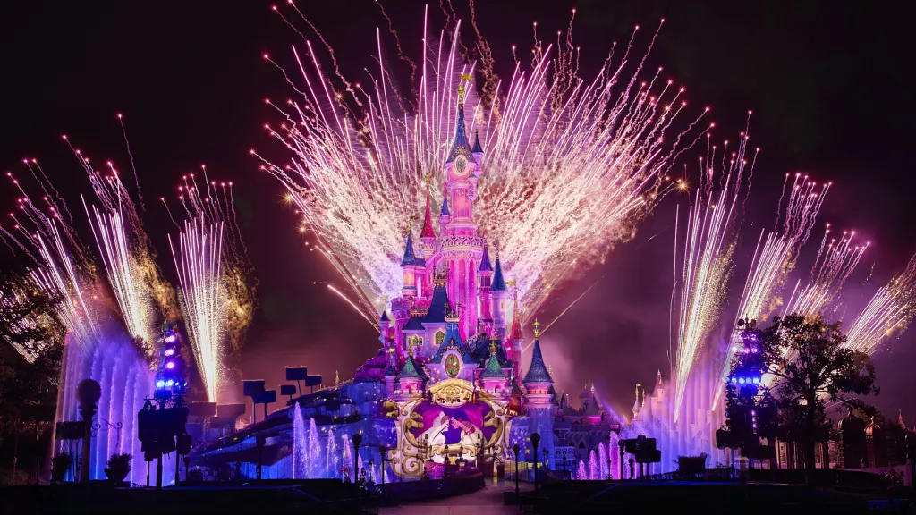 VIP тур на шоу Disney Tales of Magic Диснейленд Париж VIP тур на шоу Disney Tales of Magic