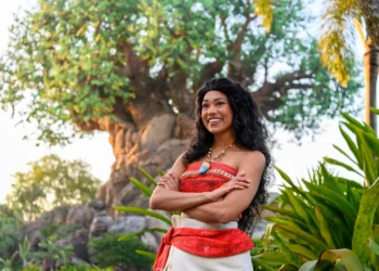 Диснейленд Париж Моана • Встреча и приветствие со Moana в Диснейленд Париж • Моана в парижском Диснейленде.