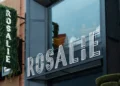 Диснейленд Париж Brasserie Rosalie• Ресторан Бистро Розали в Диснейленд Париж • Ресторан Brasserie Rosalie в парижском Диснейленде.