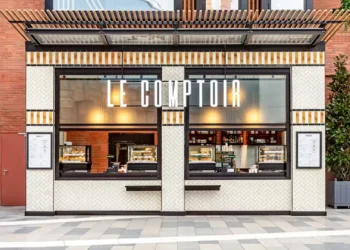 Диснейленд Париж Le Comptoir • Киоск Le Comptoir в Диснейленд Париж • Лавка Le Comptoir в парижском Диснейленде.