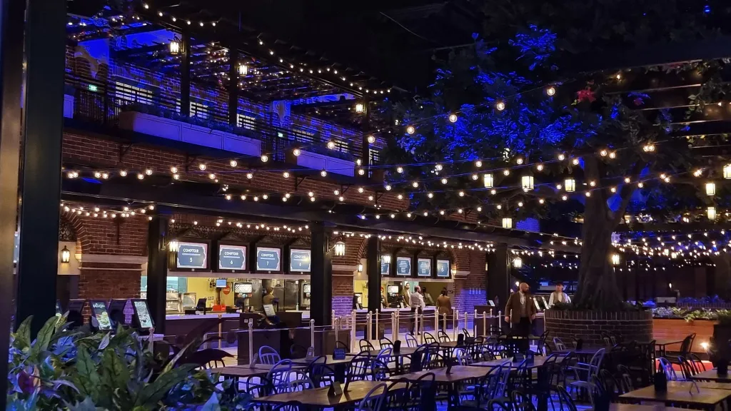 Диснейленд Париж Интерьер The Hollywood Gardens Restaurant