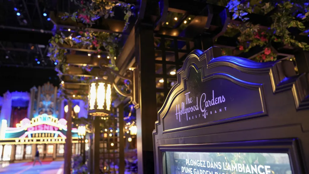 Диснейленд Париж Кафе-ресторан Hollywood Gardens Restaurant Диснейленд Париж Кафе-ресторан Hollywood Gardens Restaurant