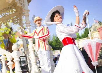 Диснейленд Париж Мэри Поппинс и жемчужная группа • Шоу Mary Poppins and the Pearly Band • Мэри Поппинс в парижском Диснейленде