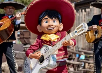 Диснейленд Париж Латинофиеста с Мигелем • Шоу Miguel's Fiesta Latina • Латинофиеста с Мигелем в парижском Диснейленде